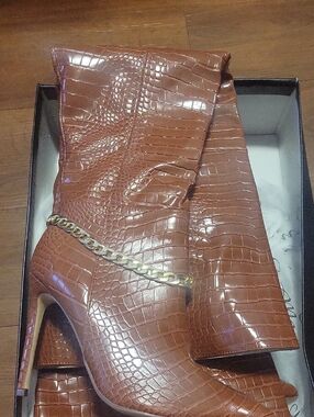 So Me Brown Croc-Embossed Stiletto Knee Boots with Gold Chain
